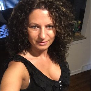 Meet your Posher, Elvira